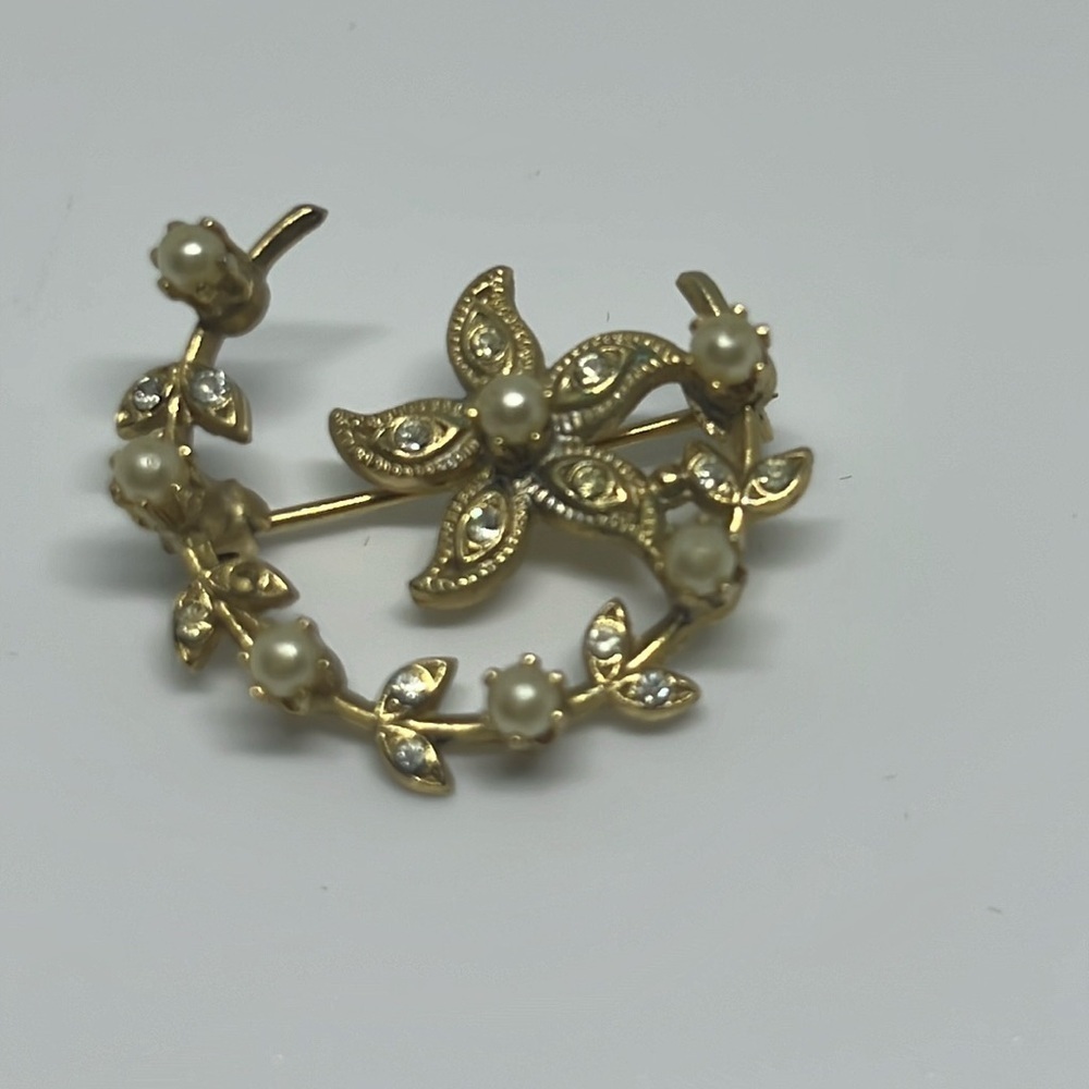 Vintage Tiny Pearl Rhinestone Brooch